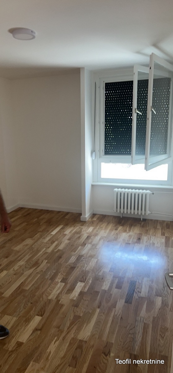 Stan na prodaju u Beogradu, Zemun, trosoban, 83m2, cena 200000 evra