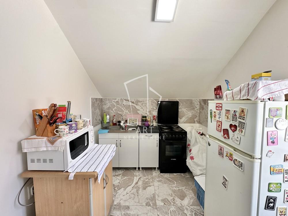 Stan na prodaju u Beogradu, Surčin, trosoban, 94m2, cena 145000 evra