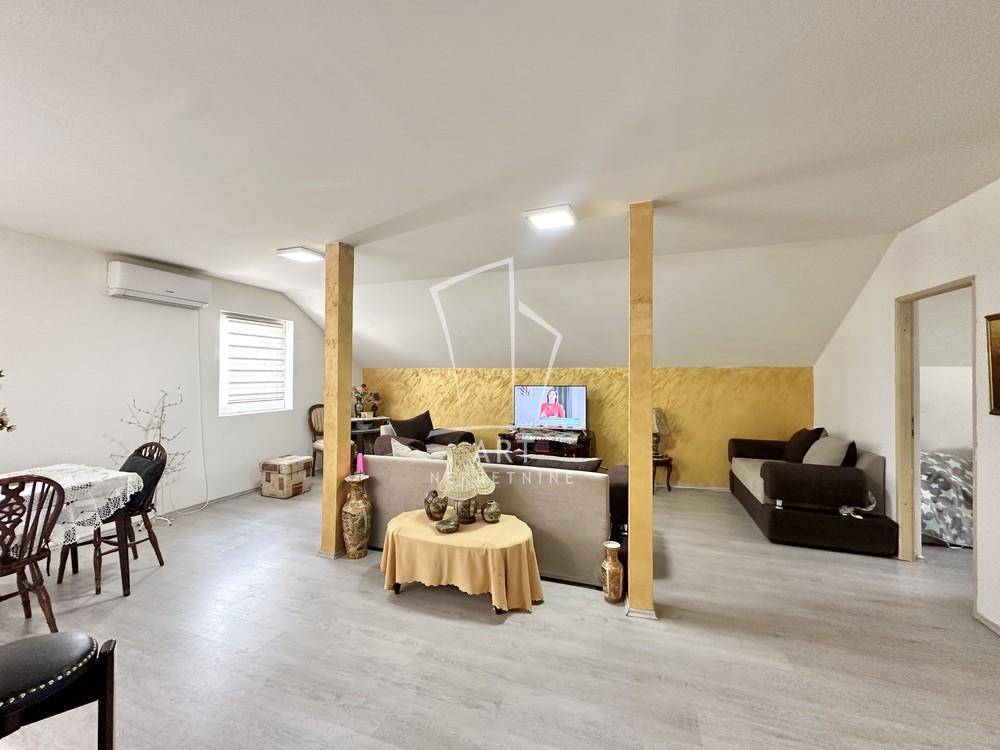 Stan na prodaju u Beogradu, Surčin, trosoban, 94m2, cena 145000 evra