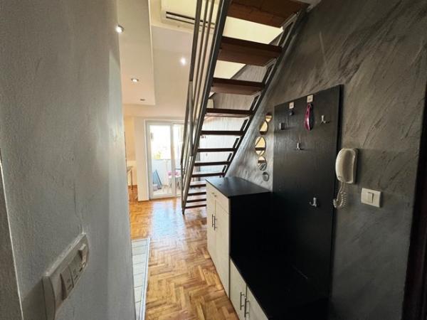 Stan na prodaju u Beogradu, Ledine, dvoiposoban, 68m2, cena 88400 evra