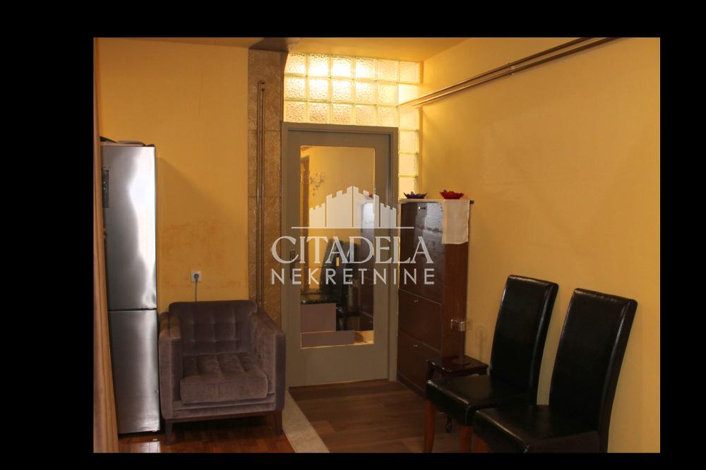 Stan na prodaju u Beogradu, Bulbulder, cetvorosoban, 104m2, cena 348000 evra