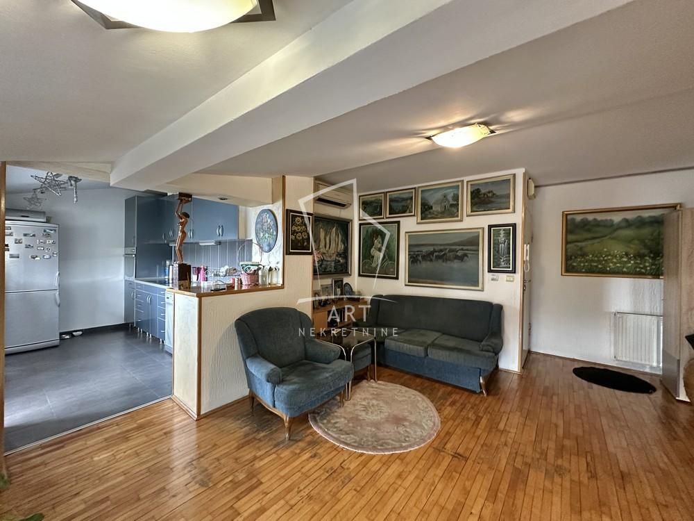 Stan na prodaju u Beogradu, Čukarica, cetvorosoban, 76m2, cena 164500 evra