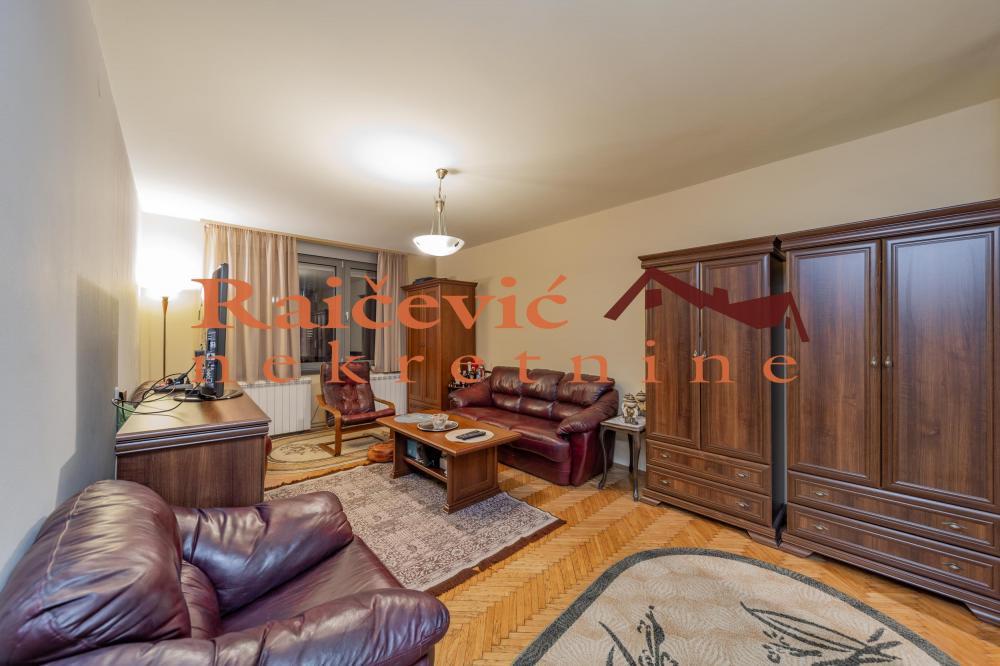 Stan na prodaju u Beogradu, Bulbulder, cetvorosoban, 104m2, cena 348000 evra