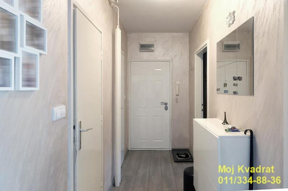 Stan na prodaju u Beogradu, Bulbulder, trosoban, 50m2, cena 165000 evra