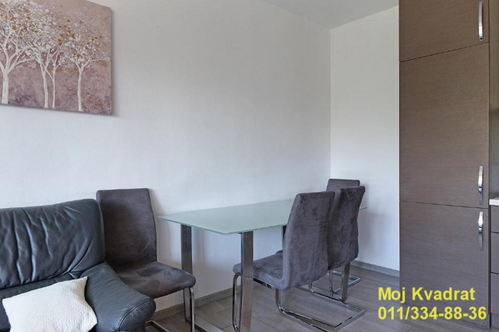 Stan na prodaju u Beogradu, Bulbulder, trosoban, 50m2, cena 165000 evra