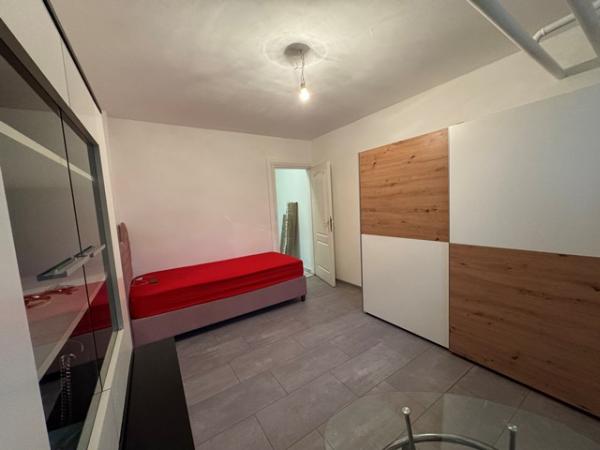Stan na prodaju u Beogradu, Novi Beograd blok 72, dvoiposoban, 63m2, cena 126000 evra