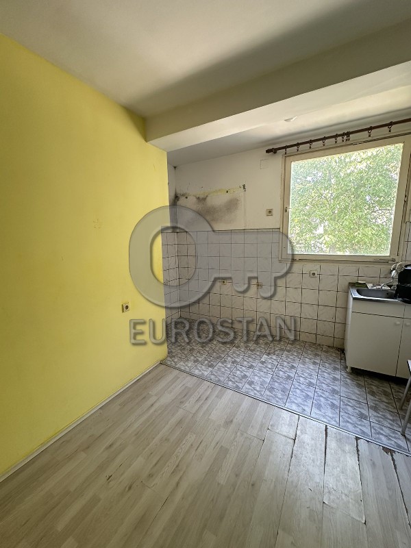 Stan na prodaju u Beogradu, Čukarica, trosoban, 76m2, cena 150000 evra
