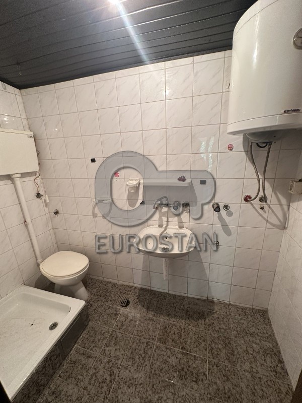 Stan na prodaju u Beogradu, Čukarica, trosoban, 76m2, cena 150000 evra