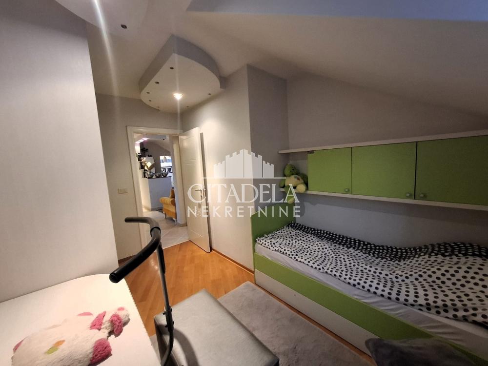 Stan na prodaju u Beogradu, Čukarica, trosoban, 44m2, cena 139000 evra