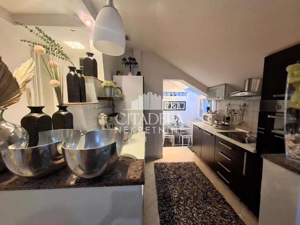 Stan na prodaju u Beogradu, Čukarica, trosoban, 44m2, cena 139000 evra
