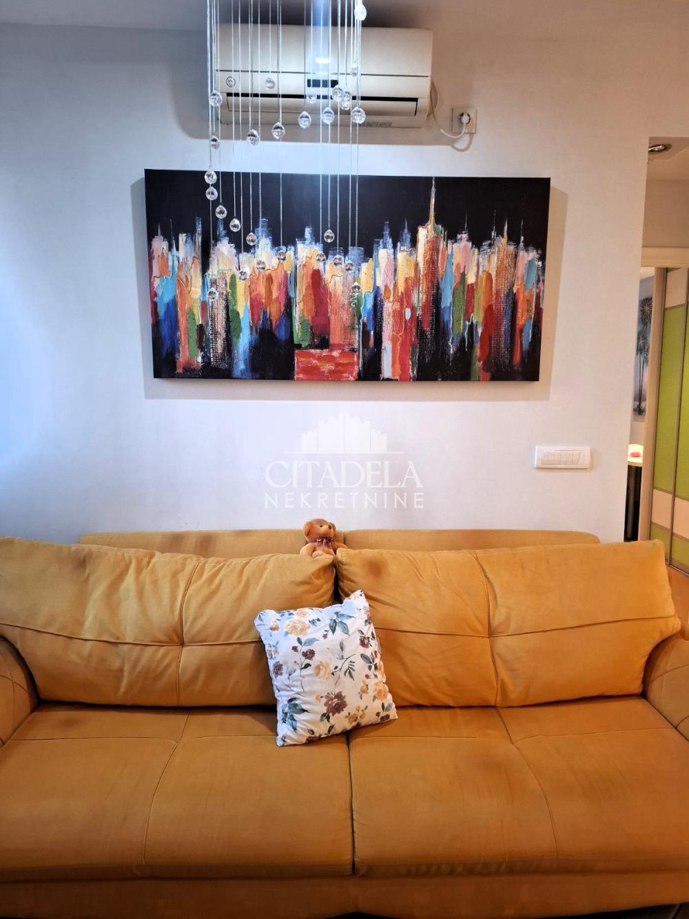 Stan na prodaju u Beogradu, Čukarica, trosoban, 44m2, cena 139000 evra