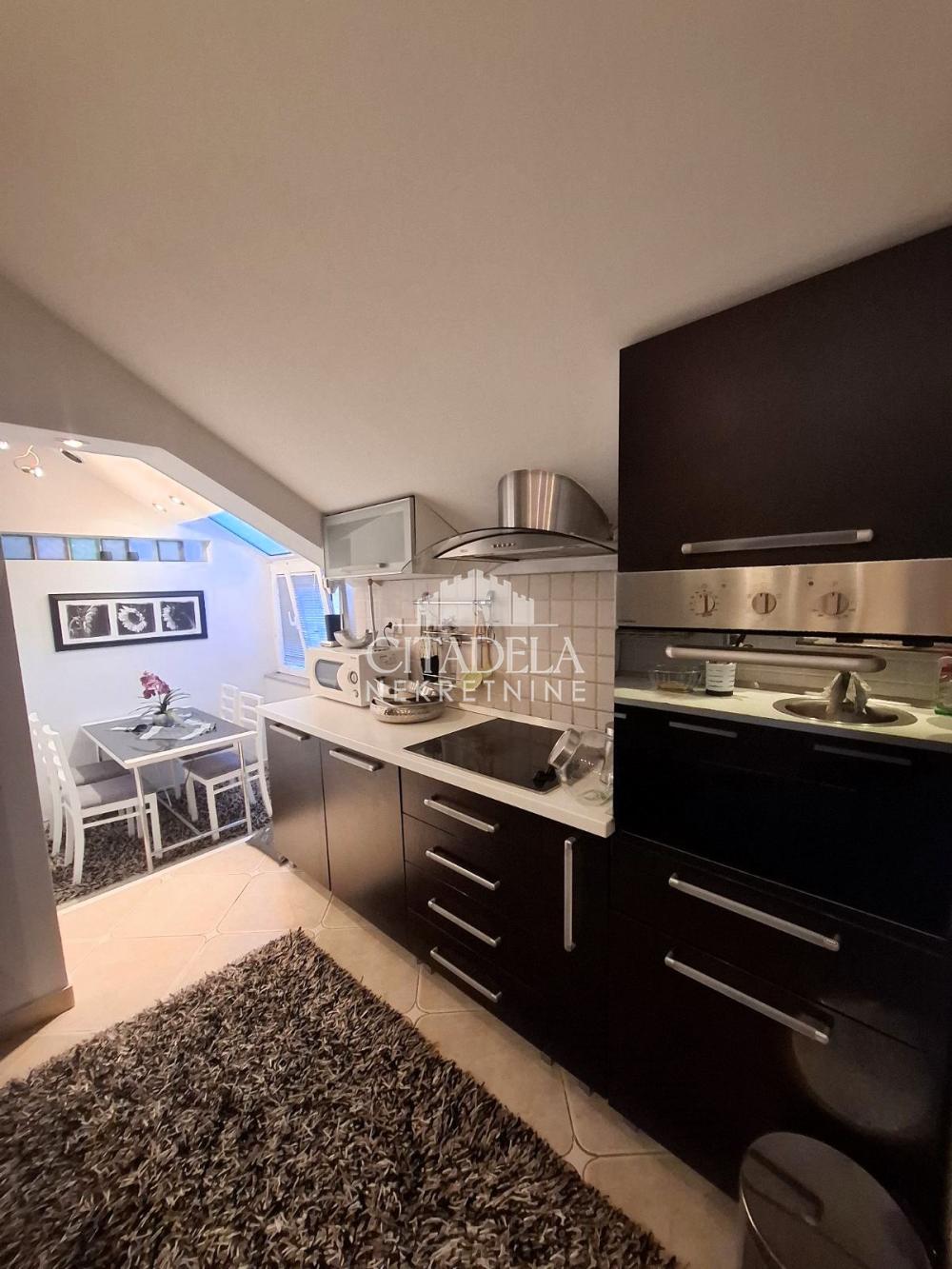 Stan na prodaju u Beogradu, Čukarica, trosoban, 44m2, cena 139000 evra