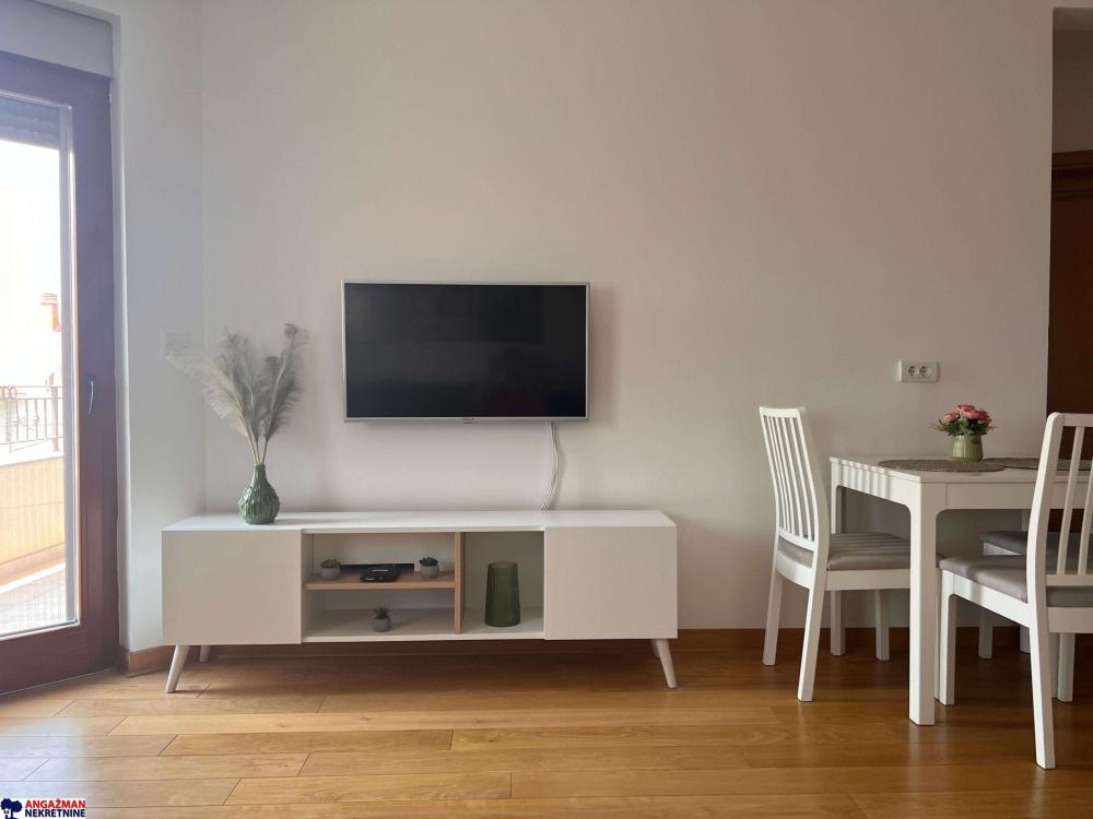 Stan na prodaju u Beogradu, Novi Beograd, dvosoban, 44m2, cena 130000 evra