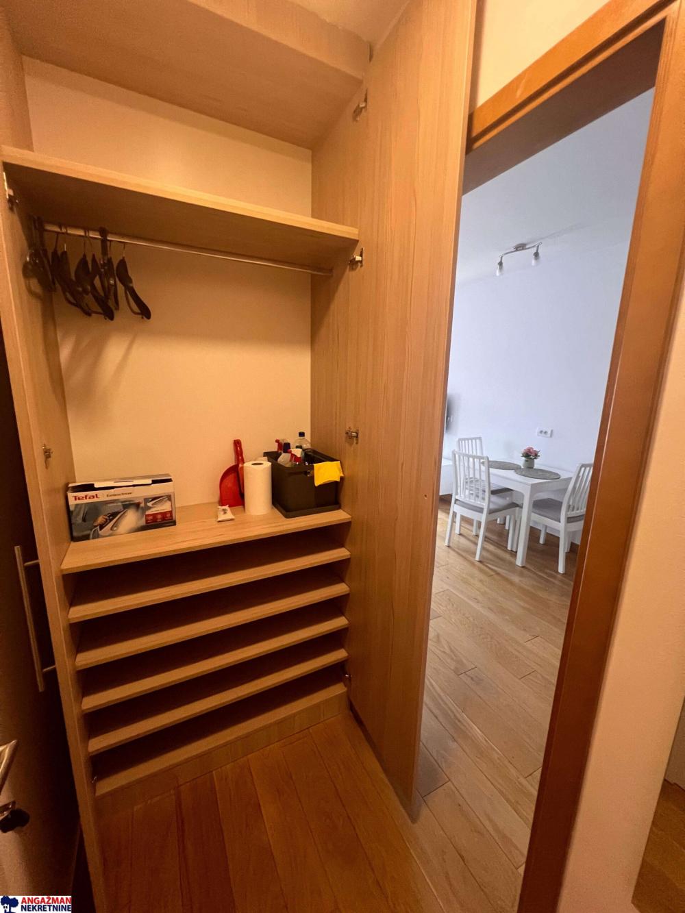 Stan na prodaju u Beogradu, Novi Beograd, dvosoban, 44m2, cena 130000 evra