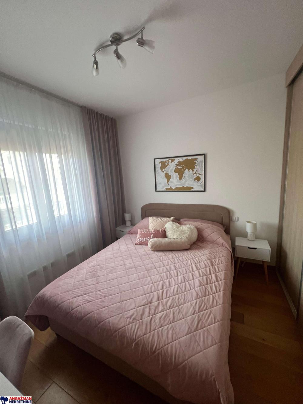 Stan na prodaju u Beogradu, Novi Beograd, dvosoban, 44m2, cena 130000 evra