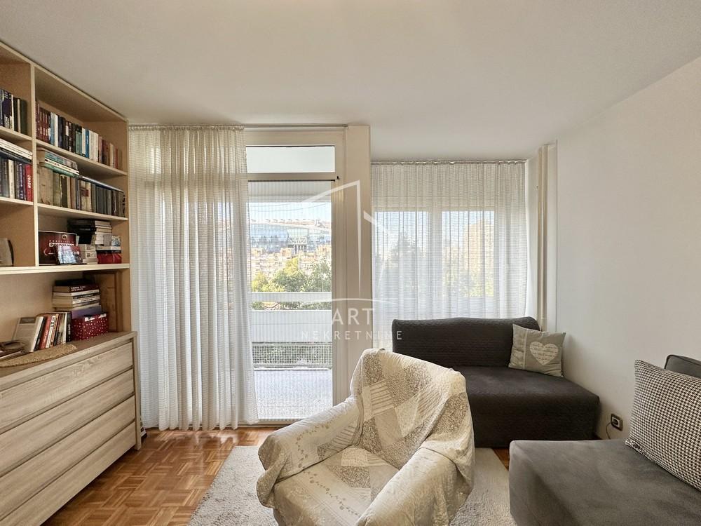 Stan na prodaju u Beogradu, Novi Beograd, trosoban, 70m2, cena 278000 evra
