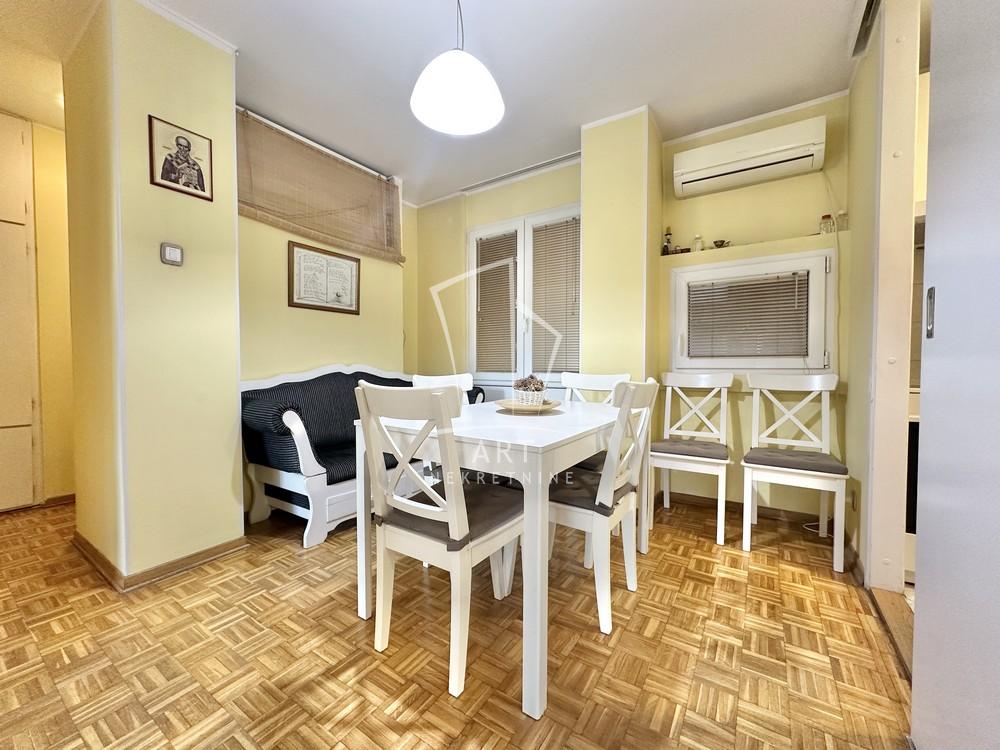 Stan na prodaju u Beogradu, Novi Beograd, trosoban, 70m2, cena 278000 evra