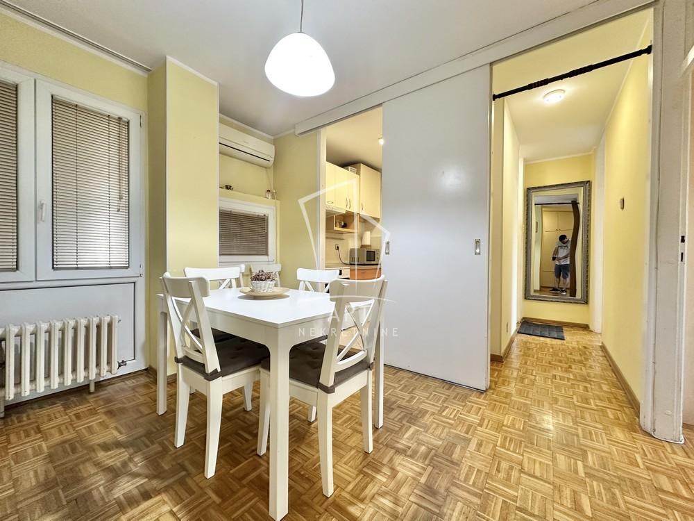 Stan na prodaju u Beogradu, Novi Beograd, trosoban, 70m2, cena 278000 evra