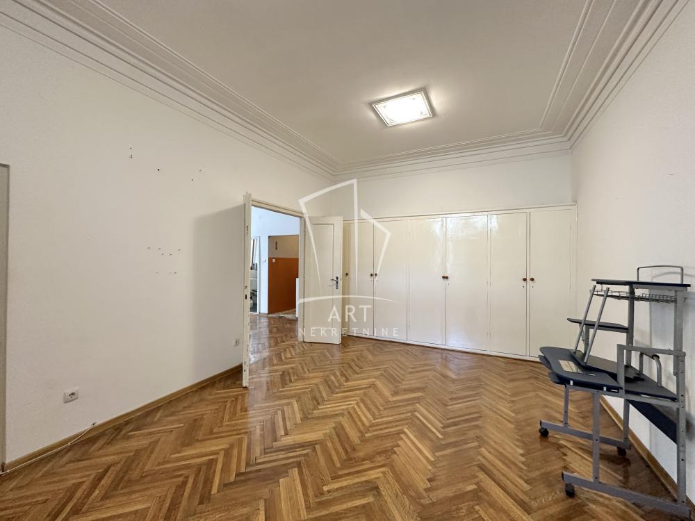 Stan na prodaju u Beogradu, Vračar, cetvorosoban, 110m2, cena 535000 evra