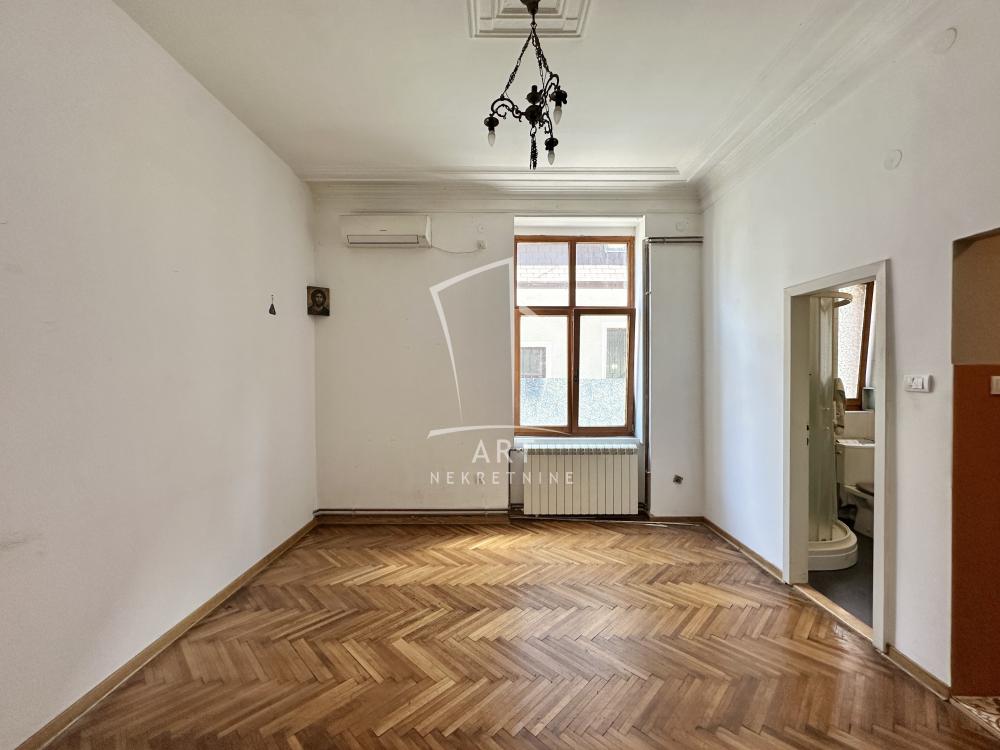Stan na prodaju u Beogradu, Vračar, cetvorosoban, 110m2, cena 535000 evra