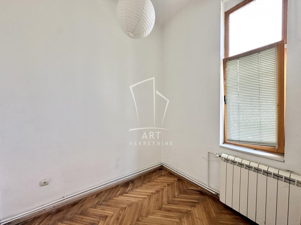 Stan na prodaju u Beogradu, Vračar, cetvorosoban, 110m2, cena 535000 evra