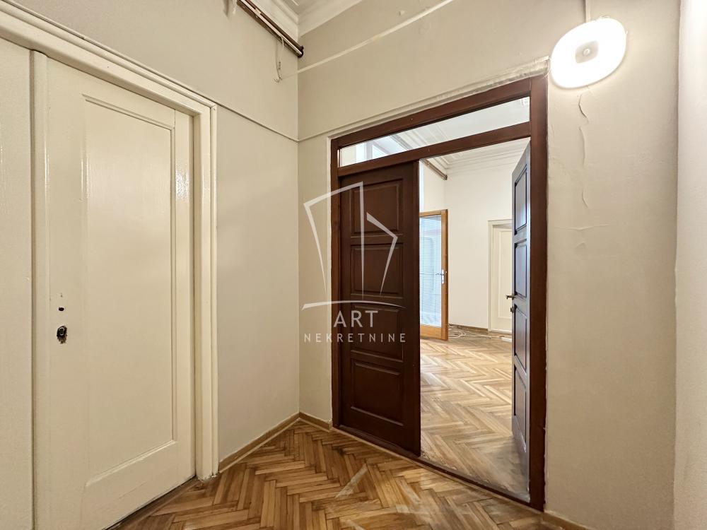 Stan na prodaju u Beogradu, Vračar, cetvorosoban, 110m2, cena 535000 evra