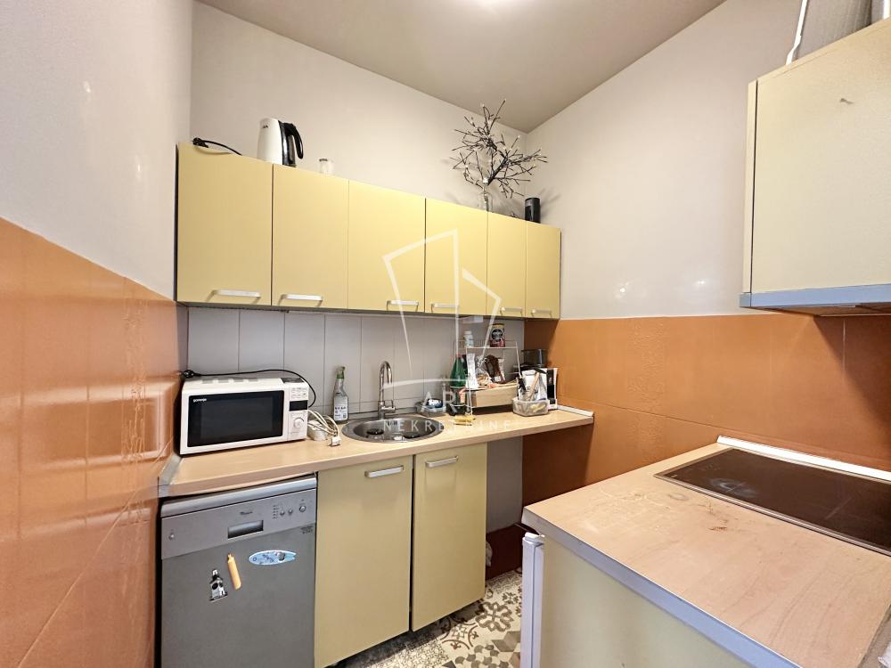 Stan na prodaju u Beogradu, Vračar, cetvorosoban, 110m2, cena 535000 evra