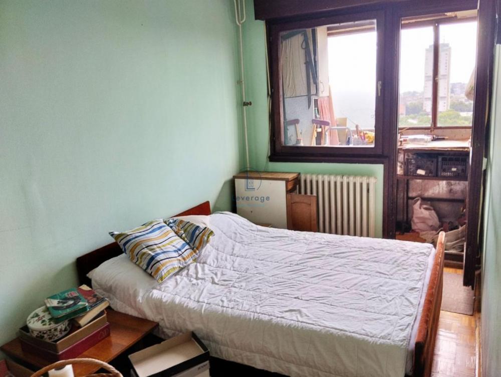Stan na prodaju u Beogradu, Zemun, trosoban, 73m2, cena 179000 evra
