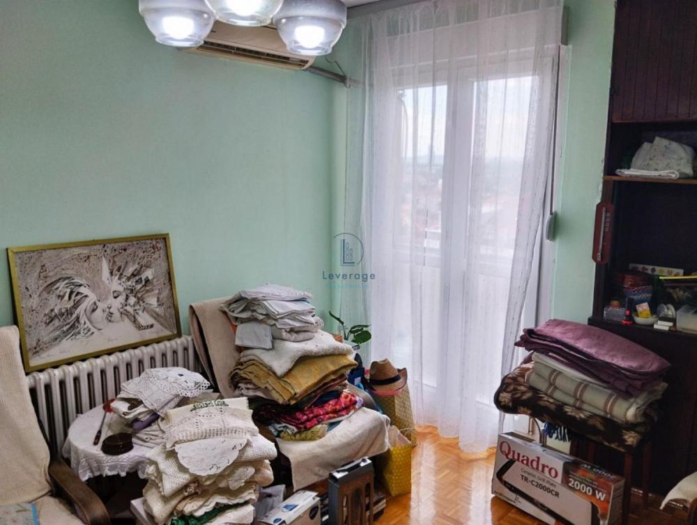Stan na prodaju u Beogradu, Zemun, trosoban, 73m2, cena 179000 evra