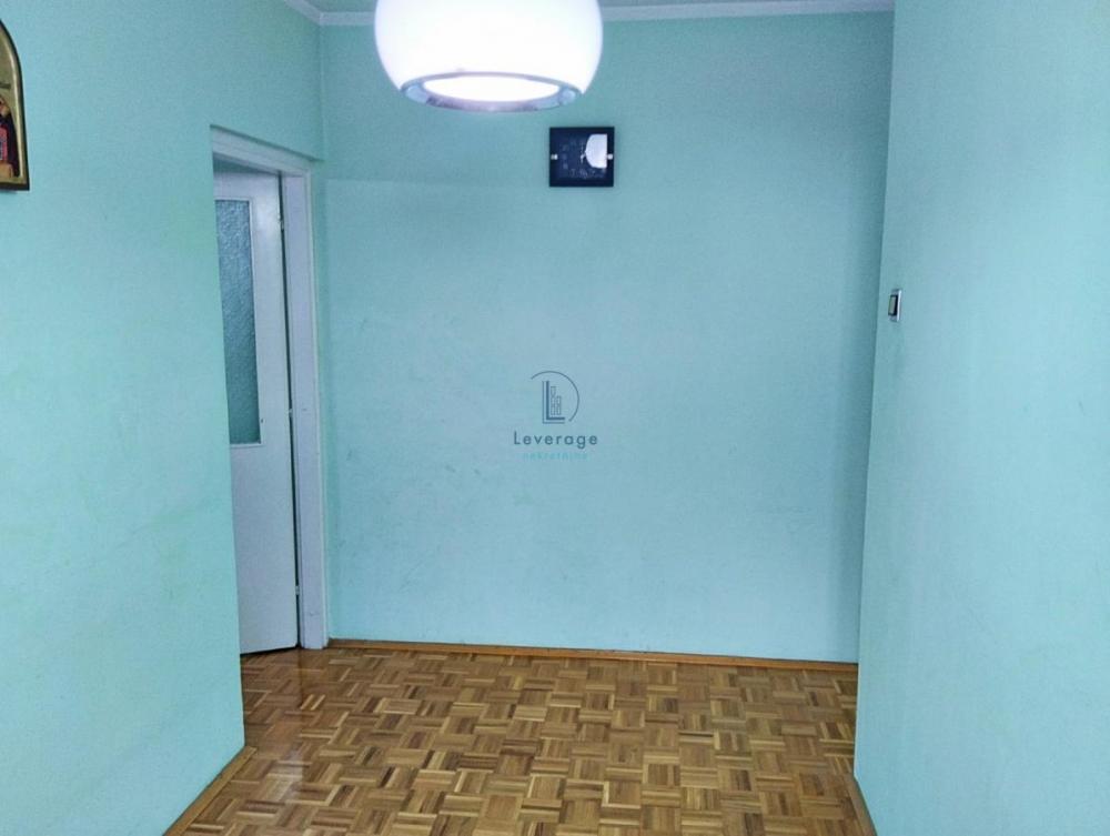 Stan na prodaju u Beogradu, Zemun, trosoban, 73m2, cena 179000 evra