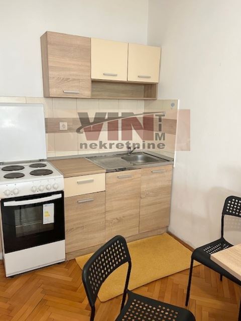 Stan na prodaju u Beogradu, Karaburma, jednoiposoban, 38m2, cena 110000 evra
