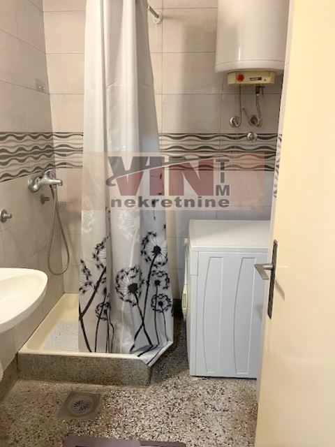 Stan na prodaju u Beogradu, Karaburma, jednoiposoban, 38m2, cena 110000 evra
