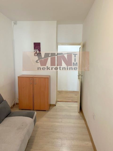Stan na prodaju u Beogradu, Karaburma, jednoiposoban, 38m2, cena 110000 evra