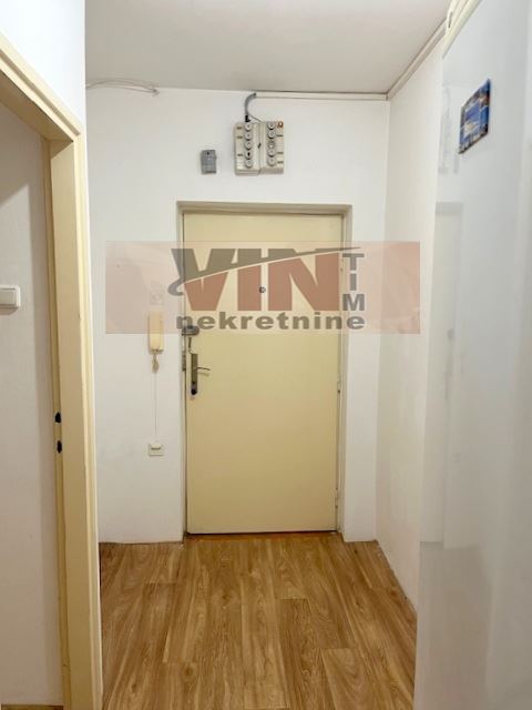 Stan na prodaju u Beogradu, Karaburma, jednoiposoban, 38m2, cena 110000 evra