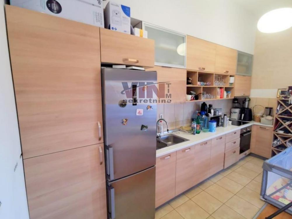 Stan na prodaju u Beogradu, Borča, dvoiposoban, 59m2, cena 94000 evra