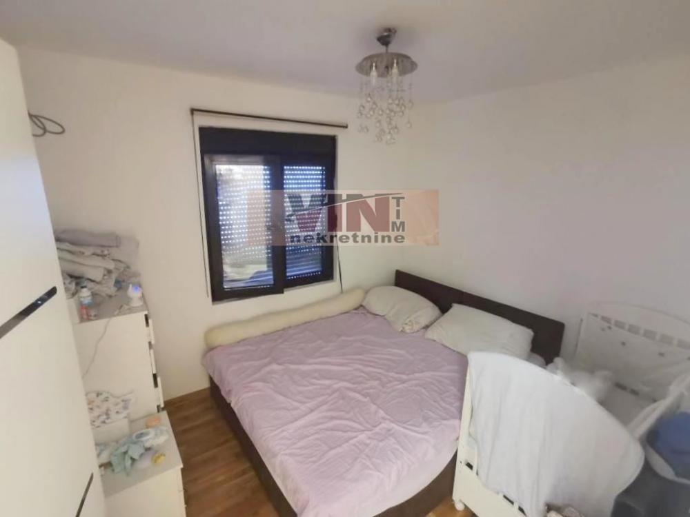 Stan na prodaju u Beogradu, Borča, dvoiposoban, 59m2, cena 94000 evra