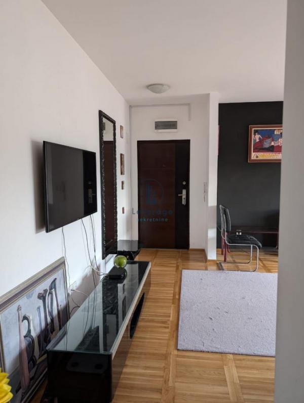 Stan na prodaju u Beogradu, Karaburma, dvosoban, 48m2, cena 127000 evra