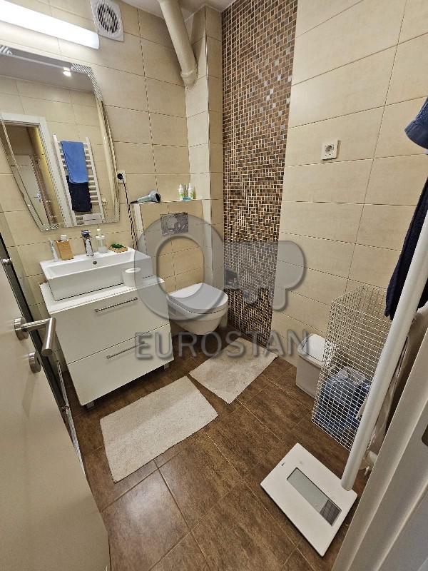 Stan na prodaju u Beogradu, Savski venac, trosoban, 79m2, cena 295000 evra