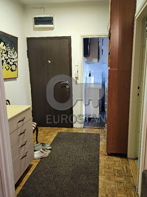 Stan na prodaju u Beogradu, Savski venac, trosoban, 79m2, cena 295000 evra