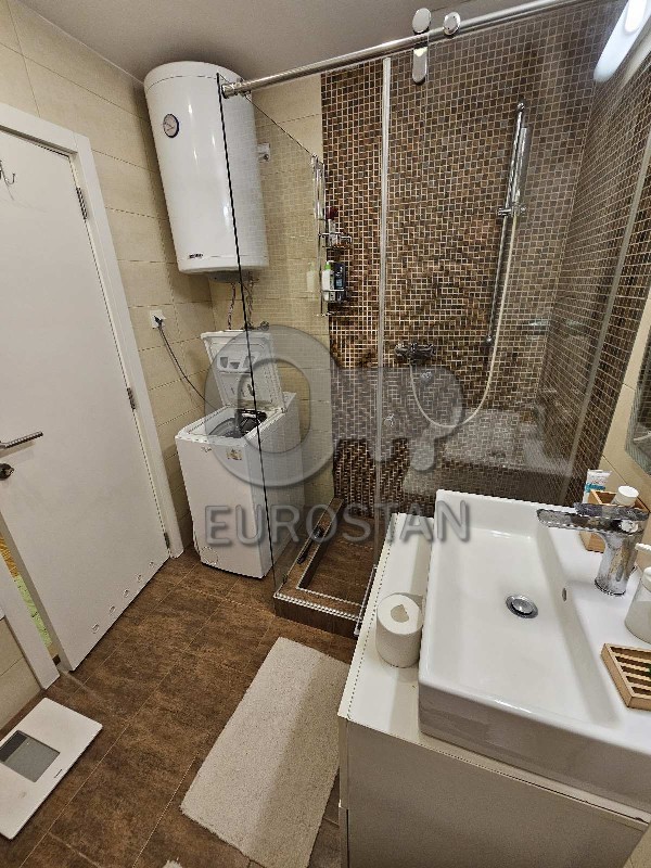Stan na prodaju u Beogradu, Savski venac, trosoban, 79m2, cena 295000 evra
