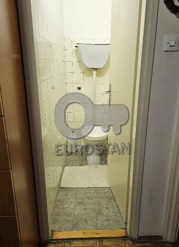 Stan na prodaju u Beogradu, Savski venac, trosoban, 79m2, cena 295000 evra