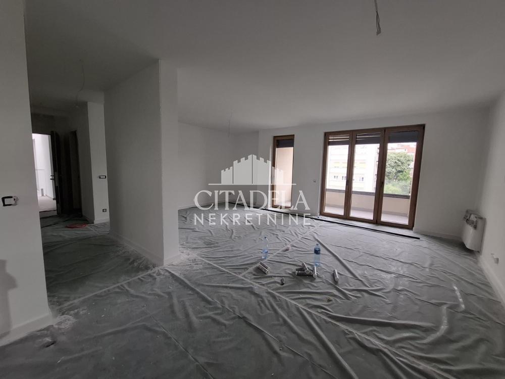 Stan na prodaju u Beogradu, Banovo brdo, cetvorosoban, 125m2, cena 478502 evra