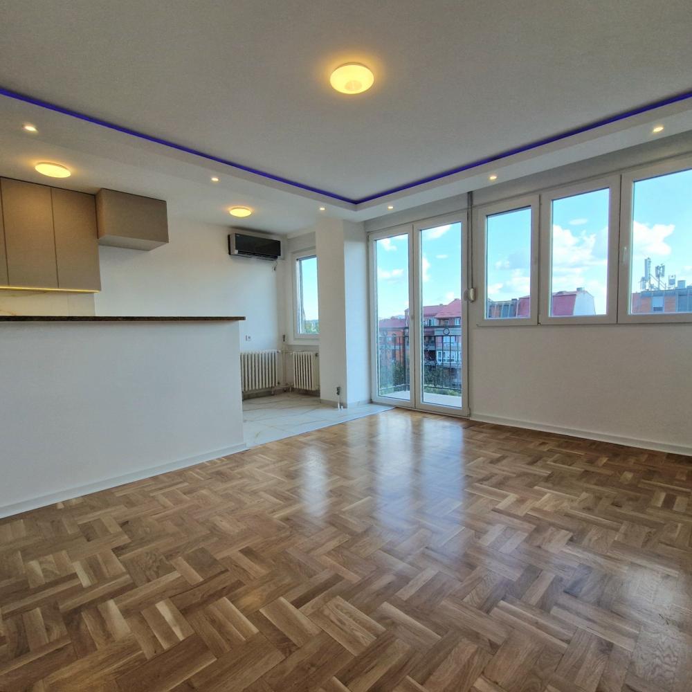 Stan na prodaju u Beogradu, Lion, dvoiposoban, 60m2, cena 229000 evra