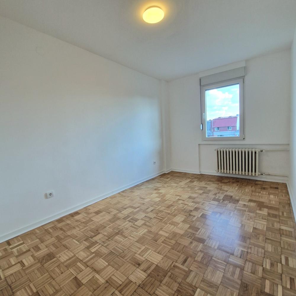 Stan na prodaju u Beogradu, Lion, dvoiposoban, 60m2, cena 239000 evra