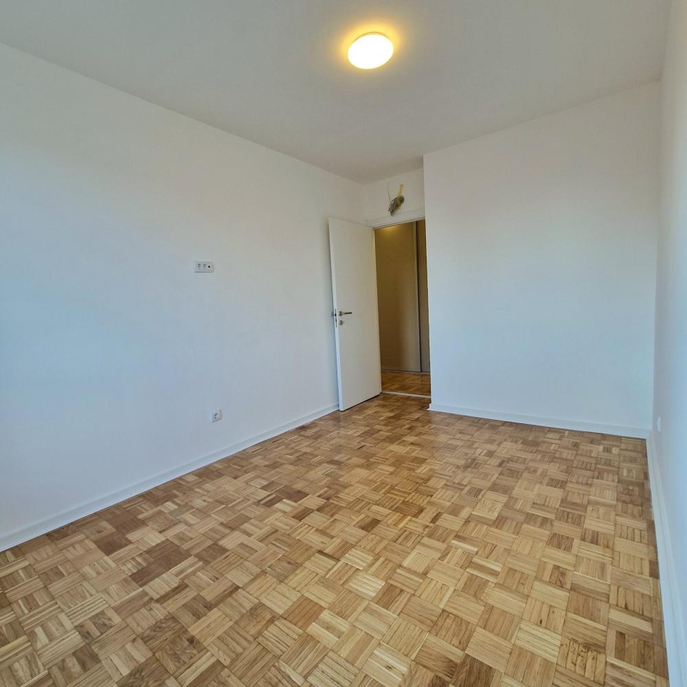 Stan na prodaju u Beogradu, Lion, dvoiposoban, 60m2, cena 239000 evra