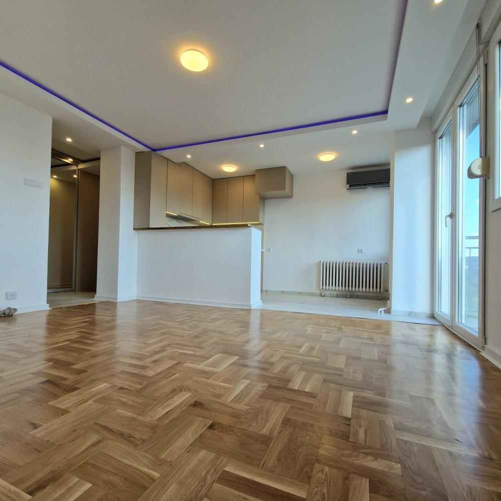Stan na prodaju u Beogradu, Lion, dvoiposoban, 60m2, cena 239000 evra