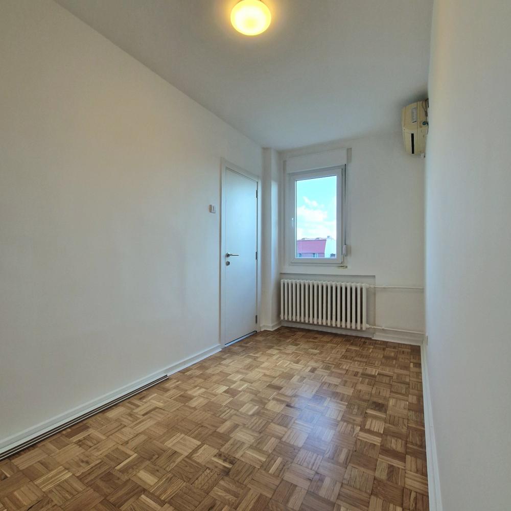 Stan na prodaju u Beogradu, Lion, dvoiposoban, 60m2, cena 239000 evra