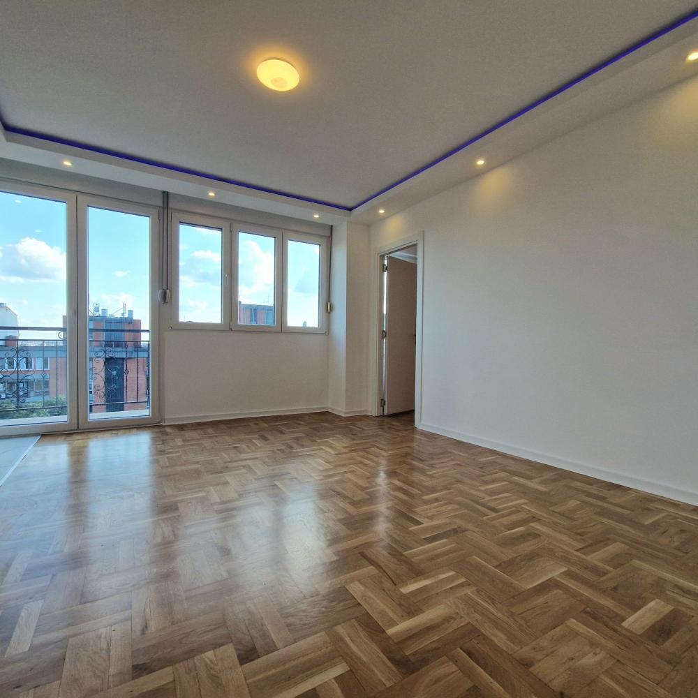 Stan na prodaju u Beogradu, Lion, dvoiposoban, 60m2, cena 239000 evra