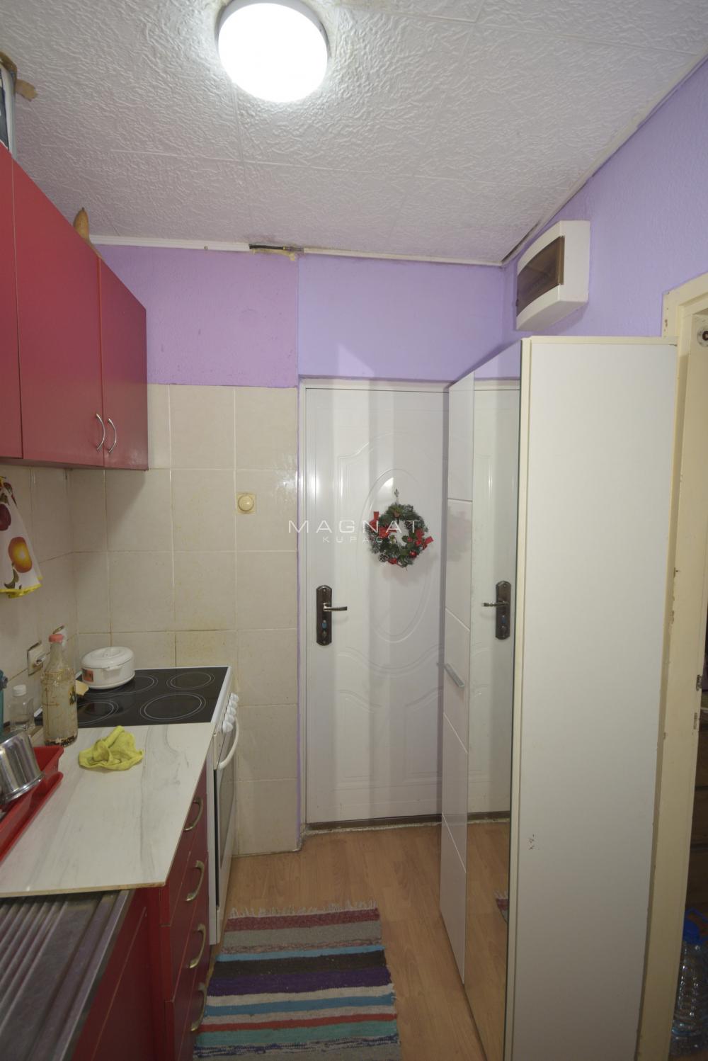 Stan na prodaju u Beogradu, Borča, jednosoban, 29m2, cena 54900 evra