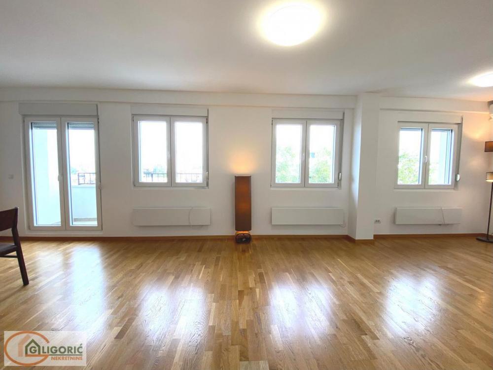 Stan na prodaju u Beogradu, Voždovac, cetvorosoban, 103m2, cena 320000 evra